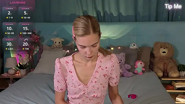 Snapshot of Aurora_Bennet chatting on 11/04/25, 12:54 Aurora Bennet online show from 11/04/25, 12:54