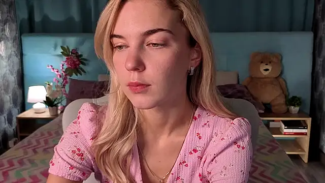 Snapshot of Aurora_Bennet chatting on 12/01/25, 12:04 Aurora Bennet online show from 12/01/25, 12:04