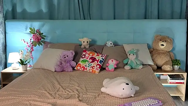 Snapshot of Aurora_Bennet chatting on 12/03/25, 01:02 Aurora Bennet online show from 12/03/25, 01:02