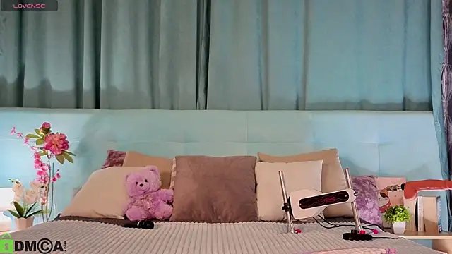 Aurora Bennet online show from 03/18/26, 12:58