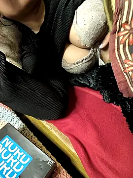 Snapshot of queenbuggi chatting on 02/28/26, 06:31 queenbuggi online show from 02/28/26, 06:31