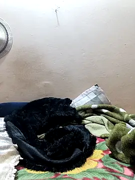 Snapshot of queenbuggi chatting on 03/07/26, 03:42 queenbuggi online show from 03/07/26, 03:42