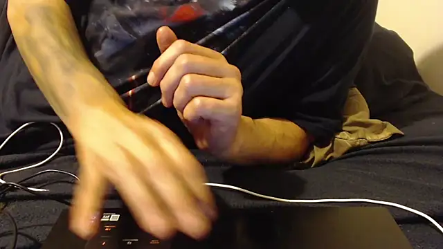 Snapshot of idiotpig66 chatting on 03/22/26, 07:23 idiotpig66 online show from 03/22/26, 07:23