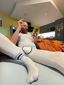 Snapshot of smint06 chatting on 12/02/25, 07:42 smint06 online show from 12/02/25, 07:42