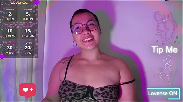 Snapshot of Cherry_vald chatting on 06/09/26, 01:45 Cherry vald online show from 06/09/26, 01:45