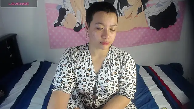 Snapshot of Cherry_vald chatting on 06/18/26, 02:32 Cherry vald online show from 06/18/26, 02:32