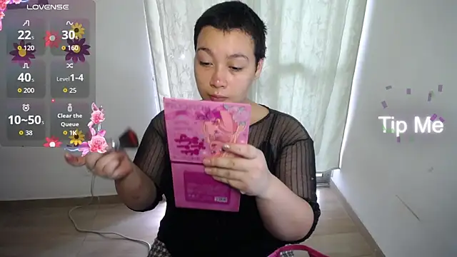 Snapshot of Cherry_vald chatting on 06/25/26, 01:48 Cherry vald online show from 06/25/26, 01:48