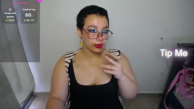 Snapshot of Cherry_vald chatting on 07/16/26, 12:33 Cherry vald online show from 07/16/26, 12:33