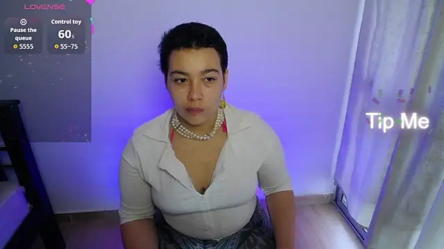 Snapshot of Cherry_vald chatting on 07/17/26, 01:29 Cherry vald online show from 07/17/26, 01:29
