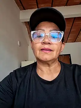 Vickysweeeettt online show from 04/24/26, 05:26