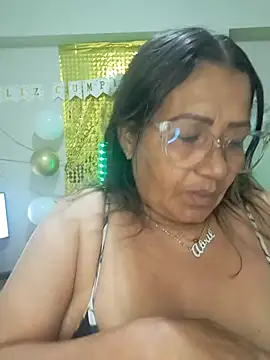 Vickysweeeettt online show from 06/24/26, 02:10
