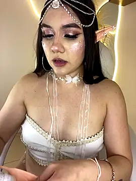 Zoe Serrat online show from 10/31/25, 01:01