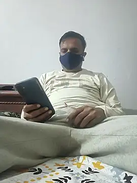 vardh033 online show from 12/05/25, 04:14