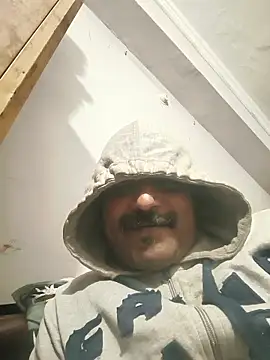 Snapshot of vardh033 chatting on 01/09/26, 03:04 vardh033 online show from 01/09/26, 03:04