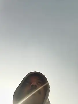 Snapshot of vardh033 chatting on 01/10/26, 05:53 vardh033 online show from 01/10/26, 05:53