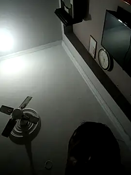 Snapshot of vardh033 chatting on 01/13/26, 04:51 vardh033 online show from 01/13/26, 04:51