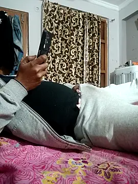 Snapshot of vardh033 chatting on 02/01/26, 02:04 vardh033 online show from 02/01/26, 02:04