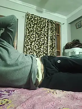 Snapshot of vardh033 chatting on 02/14/26, 05:21 vardh033 online show from 02/14/26, 05:21