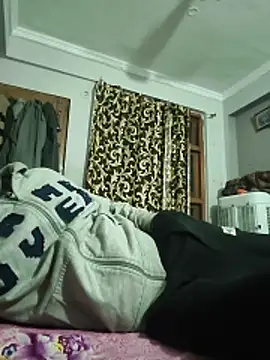 Snapshot of vardh033 chatting on 02/17/26, 02:08 vardh033 online show from 02/17/26, 02:08