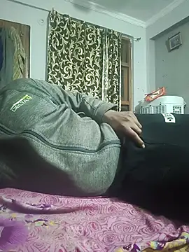 Snapshot of vardh033 chatting on 02/22/26, 10:47 vardh033 online show from 02/22/26, 10:47