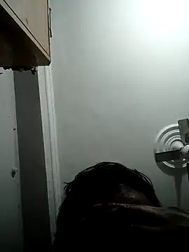 Snapshot of vardh033 chatting on 03/06/26, 05:48 vardh033 online show from 03/06/26, 05:48