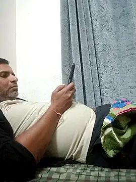 Snapshot of vardh033 chatting on 03/22/26, 02:42 vardh033 online show from 03/22/26, 02:42