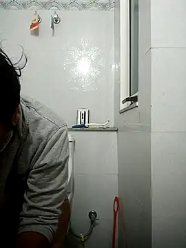 Snapshot of vardh033 chatting on 03/25/26, 02:39 vardh033 online show from 03/25/26, 02:39