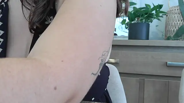 Snapshot of Aambre95Esexy chatting on 09/17/25, 12:40 Aambre95Esexy online show from 09/17/25, 12:40