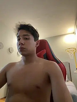 Snapshot of leduck7 chatting on 09/23/25, 11:19 leduck7 online show from 09/23/25, 11:19