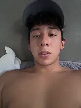 Snapshot of leduck7 chatting on 04/05/26, 07:33 leduck7 online show from 04/05/26, 07:33