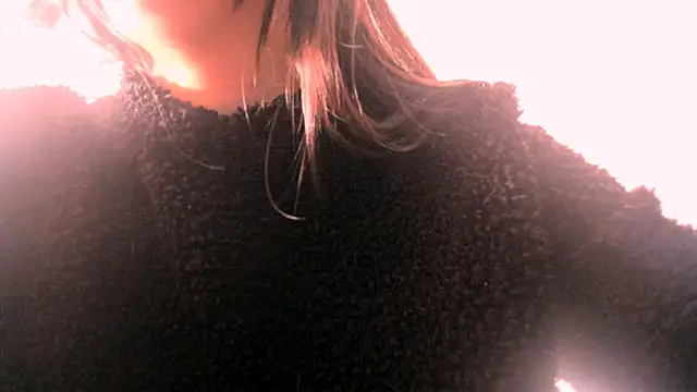 Snapshot of scarletr_red chatting on 09/28/25, 05:29 scarletr red online show from 09/28/25, 05:29