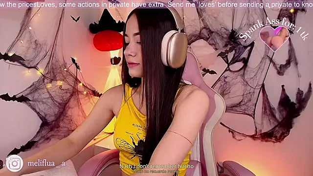 Snapshot of Melifluaa chatting on 10/15/25, 04:18 Melifluaa online show from 10/15/25, 04:18