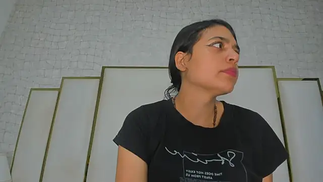Snapshot of thalia888_ chatting on 04/20/26, 07:04 thalia888 online show from 04/20/26, 07:04