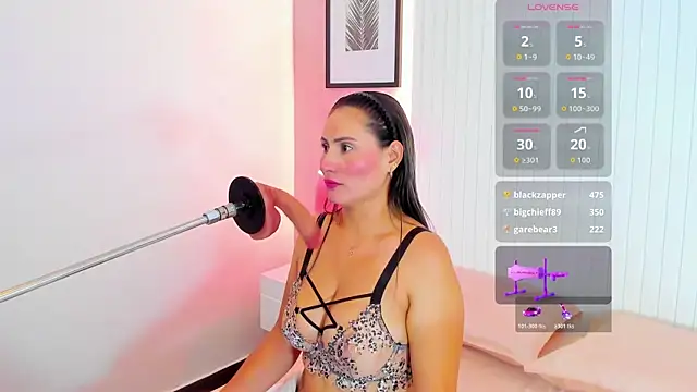 lauren stone  online show from 10/22/25, 07:35