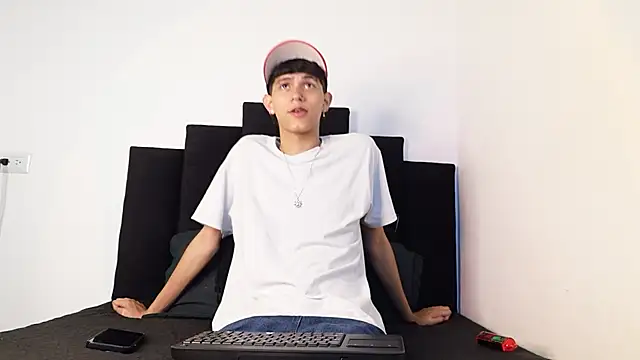 alexmark  online show from 11/12/25, 03:51