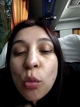 caronicole77 online show from 10/27/25, 11:09