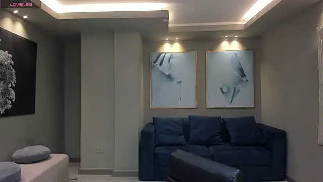 LeahNovac online show from 09/10/25, 11:10