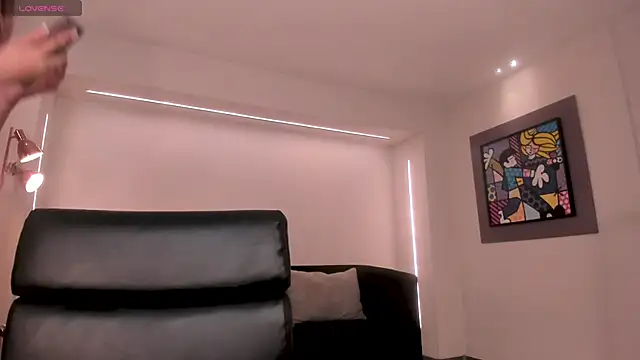 Snapshot of TiffannySins chatting on 03/13/26, 03:24 TiffannySins online show from 03/13/26, 03:24