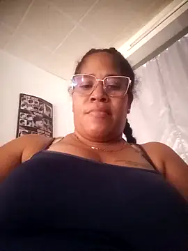 Snapshot of Big_ass_submissive chatting on 09/15/25, 10:10 Big ass submissive online show from 09/15/25, 10:10