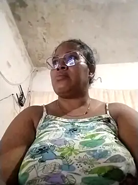 Snapshot of Big_ass_submissive chatting on 10/05/25, 12:25 Big ass submissive online show from 10/05/25, 12:25