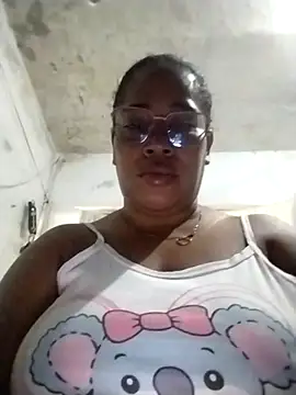 Snapshot of Big_ass_submissive chatting on 10/22/25, 12:27 Big ass submissive online show from 10/22/25, 12:27