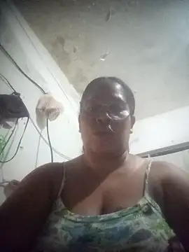 Snapshot of Big_ass_submissive chatting on 11/11/25, 12:32 Big ass submissive online show from 11/11/25, 12:32