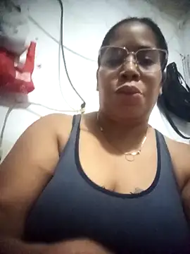 Snapshot of Big_ass_submissive chatting on 12/15/25, 12:53 Big ass submissive online show from 12/15/25, 12:53