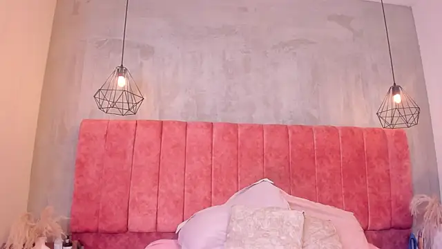  miss mia online show from 05/25/26, 11:49