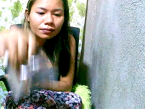 Snapshot of Sweeetgurll chatting on 09/20/25, 12:33 Sweeetgurll online show from 09/20/25, 12:33