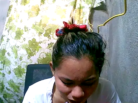 Snapshot of Sweeetgurll chatting on 10/17/25, 01:20 Sweeetgurll online show from 10/17/25, 01:20