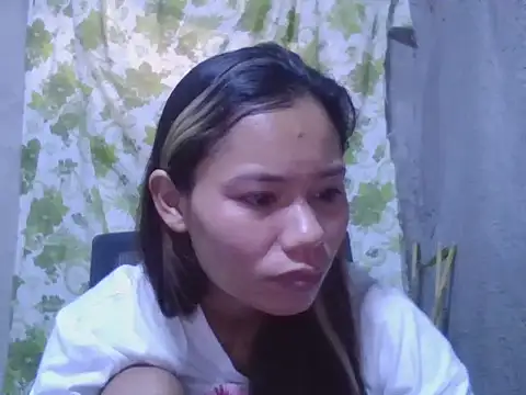 Snapshot of Sweeetgurll chatting on 11/15/25, 12:19 Sweeetgurll online show from 11/15/25, 12:19