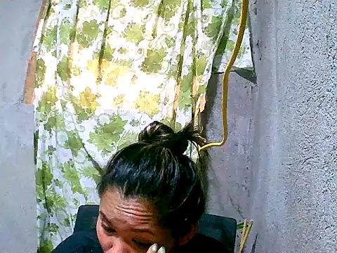 Snapshot of Sweeetgurll chatting on 11/27/25, 06:59 Sweeetgurll online show from 11/27/25, 06:59