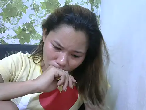 Sweeetgurll online show from 06/14/26, 08:49