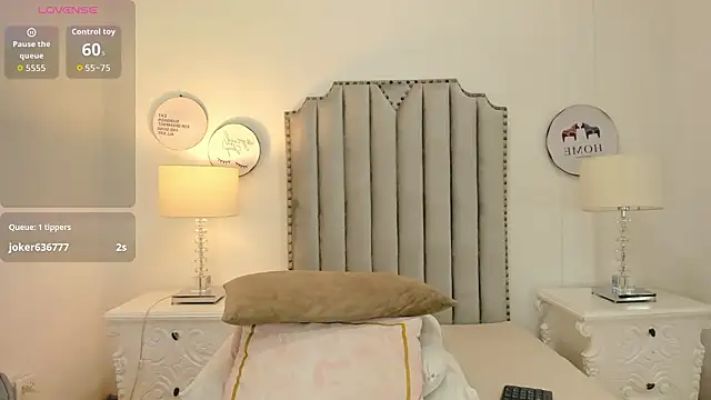 Snapshot of Alison_Carde05 chatting on 01/17/26, 12:04 Alison Carde05 online show from 01/17/26, 12:04